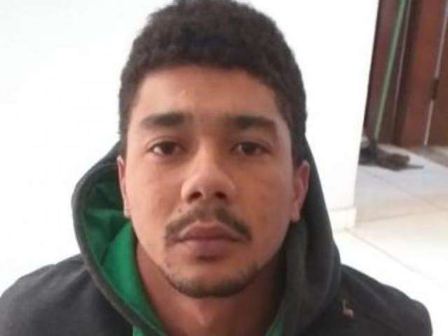 Investigados por assaltos na Capital s&atilde;o presos com arma e drogas 