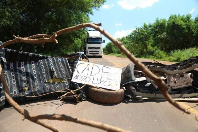 Solurb pede na Justi&ccedil;a multa para catadores que fecharem rodovia 