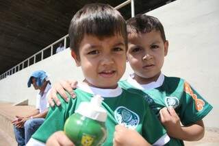 Primos de 3 anos já adoram o Palmeiras (Foto: Marcos Ermínio)