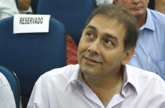 Bernal diz que n&atilde;o ir&aacute; trocar secret&aacute;rios e vai buscar &ldquo;di&aacute;logo&rdquo; com oposi&ccedil;&atilde;o