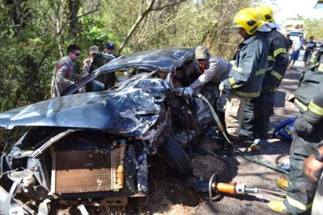 Idoso de MS morre em acidente entre carro e carreta no Tocantins