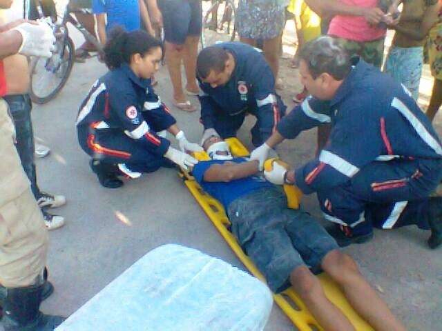 Jovem &eacute; atropelado por taxista em Corumb&aacute;