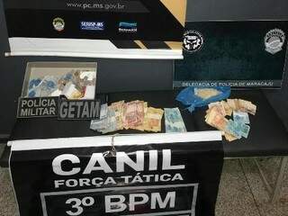 Polícia apreendeu drogas, dinheiro e celulares produtos de furto e roubo (Divulgação/Polícia Civil)