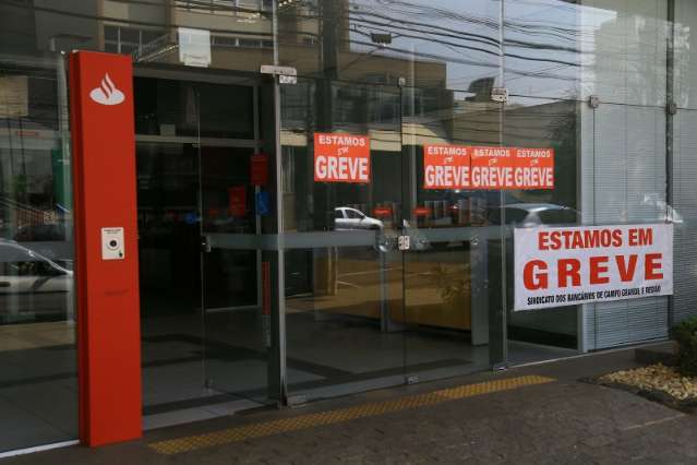 Banc&aacute;rios completam 23 dias de greve e negocia&ccedil;&atilde;o continua nesta quarta