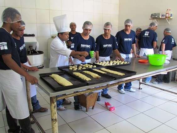Quase 40% dos presos no Estado j&aacute; trabalham dentro ou fora dos pres&iacute;dios