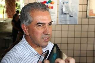 Governador Reinaldo Azambuja confirmou que a família de Luciano está bem. (Foto: Fenando Antunes)