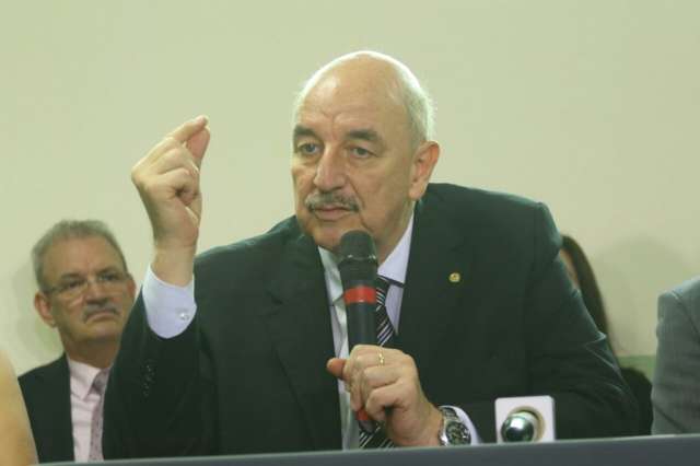Programa vai dar apoio &agrave;s fam&iacute;lias e ajudar crian&ccedil;as, diz ministro