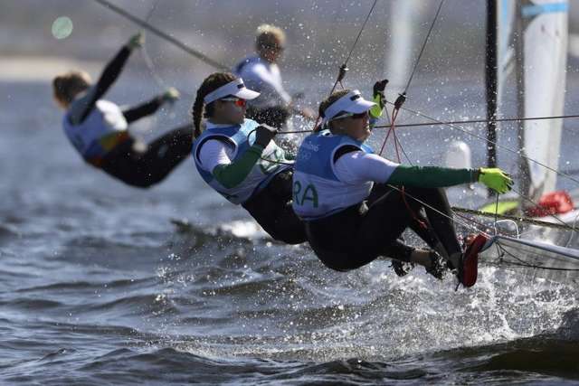 Martine Grael e Kahena Kunze conquistam medalha de ouro na vela classe 49erFX