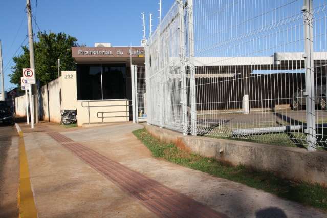 MPE cobra piso t&aacute;til dos outros, mas n&atilde;o d&aacute; exemplo de acessibilidade