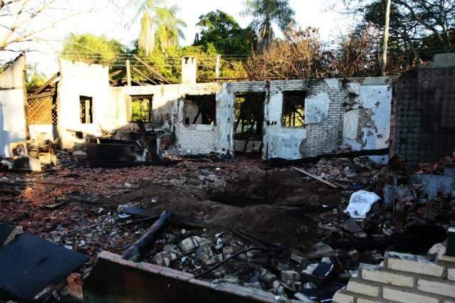 &Iacute;ndios decidem deixar fazenda Buriti, mas cen&aacute;rio &eacute; de destrui&ccedil;&atilde;o 