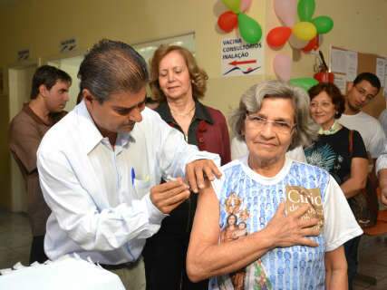  Na abertura da campanha contra gripe, Campo Grande vacinou 11% da meta