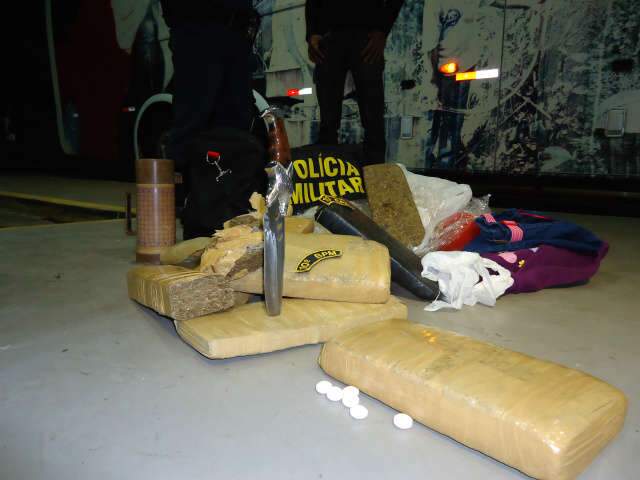  Homem &eacute; flagrado com mochila carregada com maconha na rodovi&aacute;ria de Campo Grande 