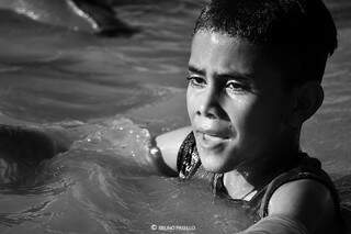 Para o fotógrafo,o registro que mais gosta é este, pois revela uma tarde da vida do povo das águas.  (Foto: Bruno Pasello)