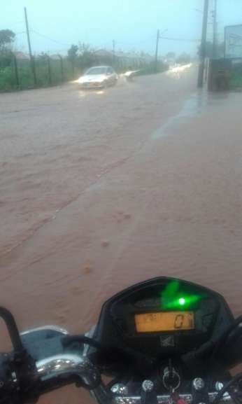 Rua da Divisão, no Jardim Parati (Foto: Direto das Ruas)