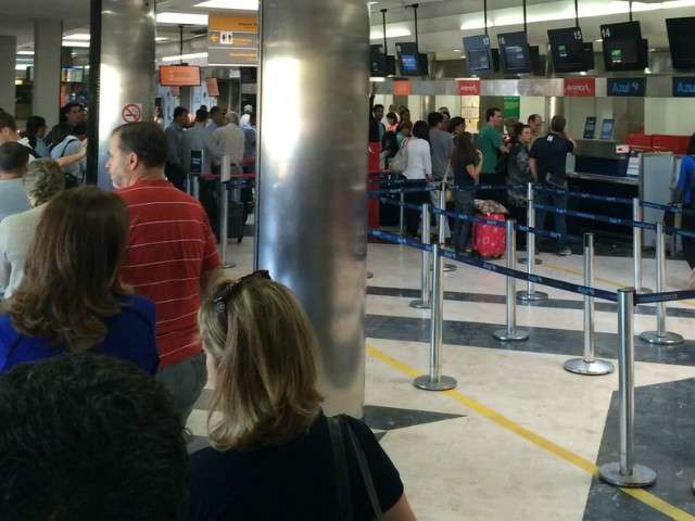 No 8&ordm; problema do ano, Avianca cancela voo e causa transtornos