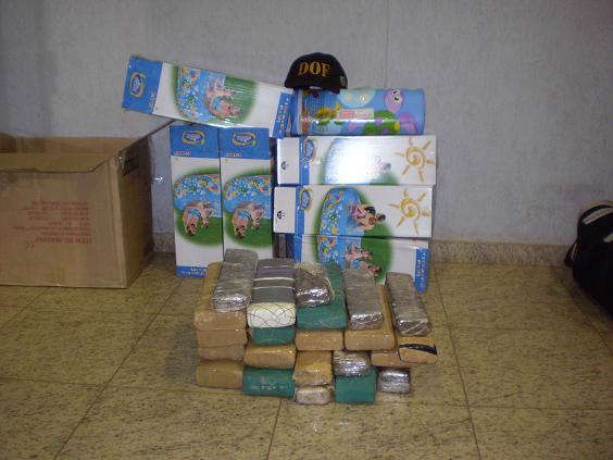  Mulher &eacute; presa com 23 quilos de maconha em &ocirc;nibus intermunicipal