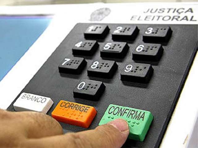 Eleitor fora do domic&iacute;lio pode pedir &quot;voto em tr&acirc;nsito&quot; a partir desta ter&ccedil;a