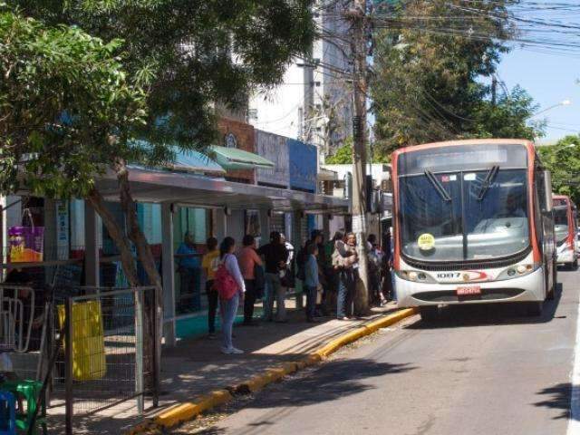 Obras mudam itiner&aacute;rio de &ocirc;nibus da 14 de Julho para a Rui Barbosa
