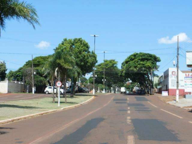 Recapeamento iniciado duas vezes est&aacute; parado de novo, h&aacute; nove dias