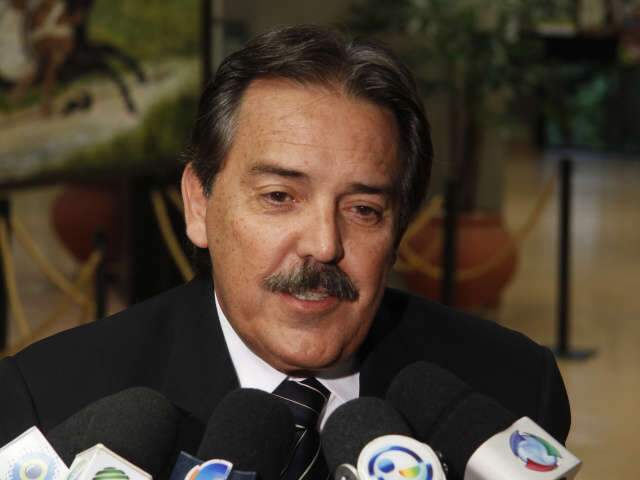  Por unanimidade, Arroyo &eacute; eleito presidente da CCJR e exerce cargo pela 4&ordf; vez