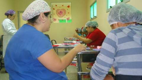 Banco de Leite do HU de Dourados faz atividades para mães que acompanham bebês