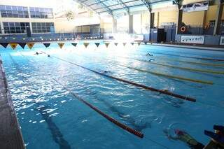 Piscina do Rádio Clube Centro, que só conseguiu restabelecer energia hoje. (Foto: Paulo Francis)