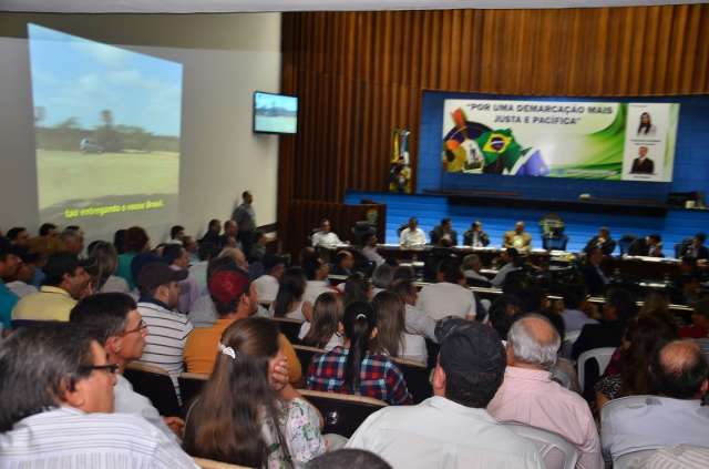 Deputados cancelam sess&atilde;o para ir a Gleise e tentar barrar demarca&ccedil;&otilde;es