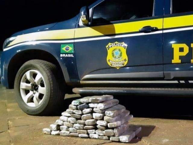 Casal &eacute; apreendido com maconha que saiu da Capital com destino a SC