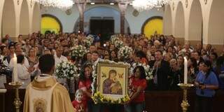 Missa de abertura ontem em homenagem à Mãe do Perpétuo Socorro.