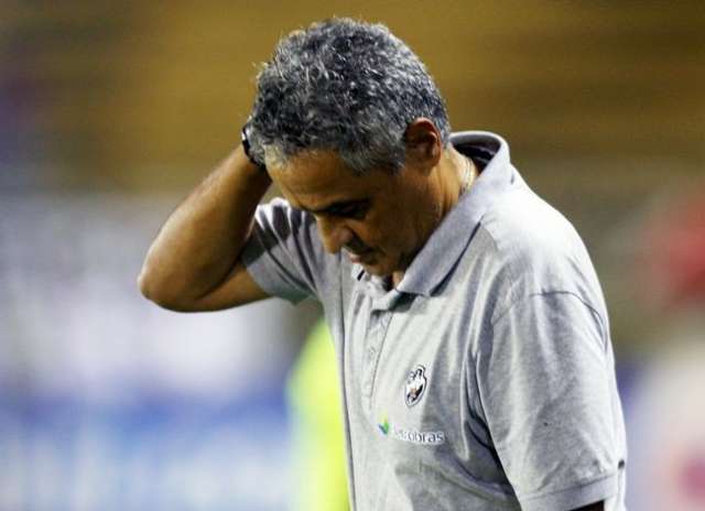 Vasco perde jogo e treinador; Gr&ecirc;mio e Atl&eacute;tico-MG vencem fora de casa