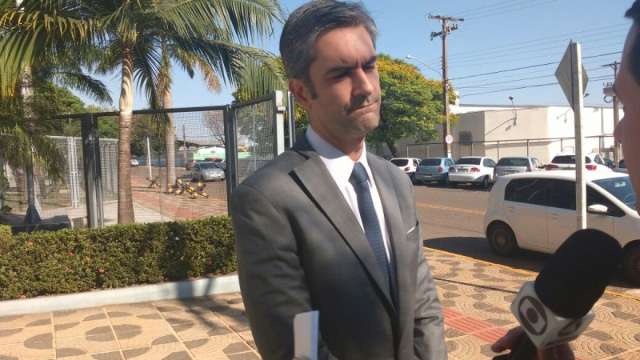 Empres&aacute;rio dribla imprensa e &agrave; PF nega ter recebido propina da Odebrecht