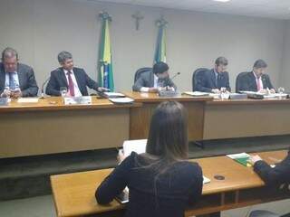 Reunião do CCJ realizada nesta terça-feira, na Assembleia Legislativa (Foto: Leonardo Rocha)