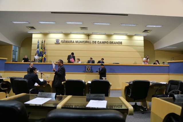 Vereadores dizem que escalonamento de sal&aacute;rios &quot;&eacute; algo pontual&quot;