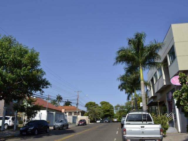 Semana come&ccedil;a com altas temperaturas em Campo Grande 