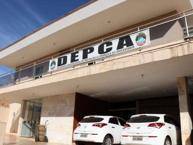 Homem invade casa, estupra irm&atilde;s de 16 e 12 anos e agride beb&ecirc; de 1 ano