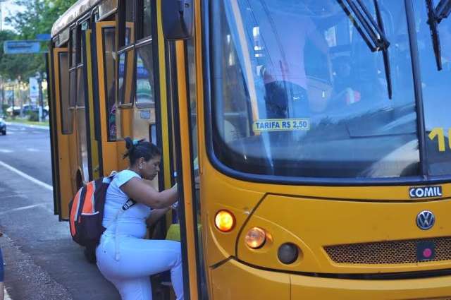 Ap&oacute;s 4 anos, tarifa de &ocirc;nibus urbano sobe duas vezes at&eacute; final de 2015