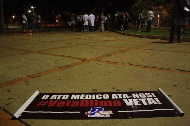 Contra Ato M&eacute;dico e capitalismo, manifestantes voltam as ruas da Capital