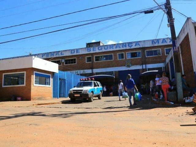 Em dia de visita, clima tenso no pres&iacute;dio refor&ccedil;a den&uacute;ncias e amea&ccedil;as
