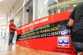 Atendimento na agência do Banco do Brasil da avenida Afonso Pena foi suspenso hoje. (Foto: Divulgação)