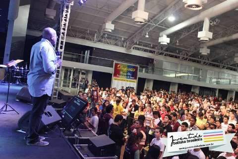 Fundador de ONG Rio da Paz abre congresso com jovens evangélicos