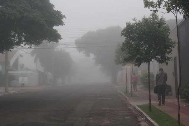 Segunda-feira amanhece com frio e neblina cobrindo a Capital