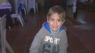 Menino, que sobreviveu a três cirurgias, morreu a espera de vaga em CTI (Foto: Reprodução/Marcelo Calazans)