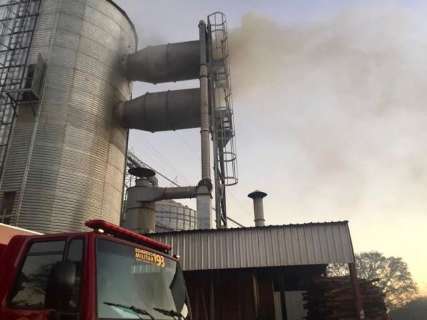 Incêndio em secador de grãos mobiliza bombeiros em cooperativa