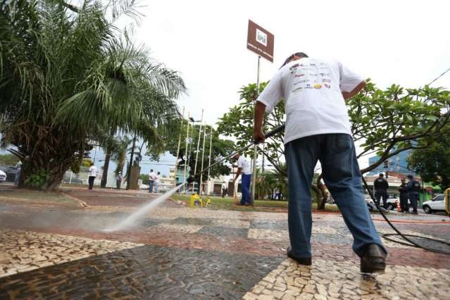 Pra&ccedil;a da matriz ganha banho e a&ccedil;&atilde;o para incluir deficientes no mercado 
