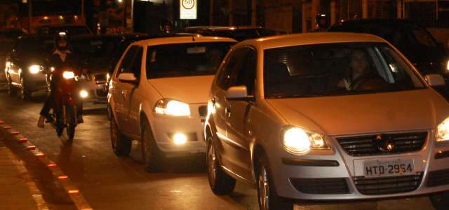  Distra&ccedil;&atilde;o causa acidente entre 2 carros, uma moto e deixa Joaquim Murtinho congestionada