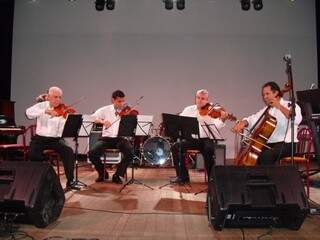 Quarteto se apresenta neste sábado em Rochedo.