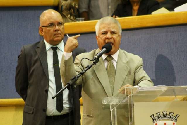Sem escolha, Edil deve permanecer na lideran&ccedil;a do prefeito