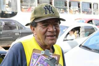 Santista, seu Cristovaldo também mostra satisfação por termos Neymar (Foto: Marcos Ermínio)