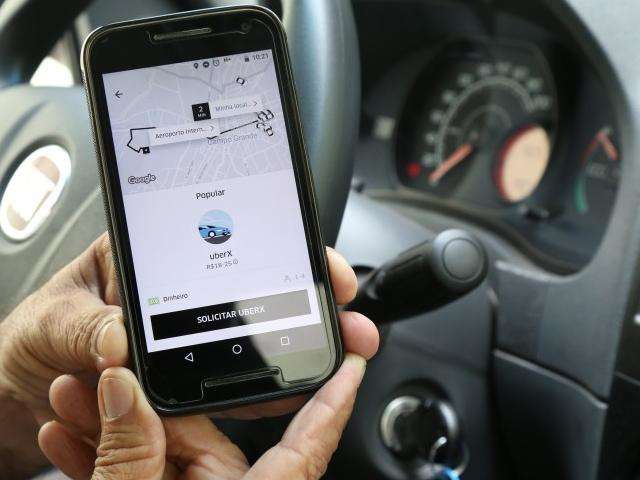 Em meio a pol&ecirc;mica com Uber, C&acirc;mara estuda CPI do cartel dos t&aacute;xi