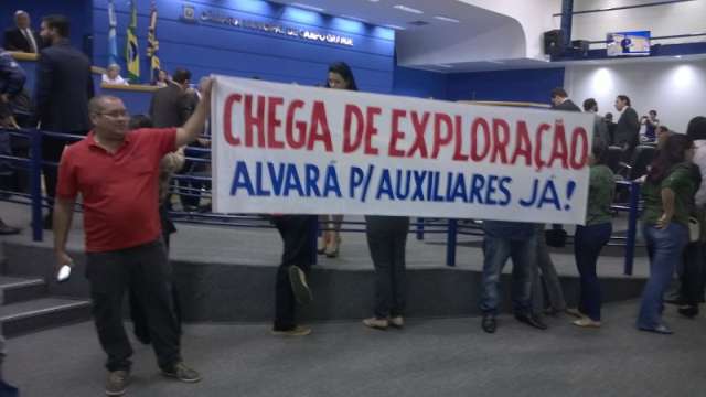 Vereadores defendem estudo para aumentar quantidade de alvar&aacute;s de t&aacute;xi
